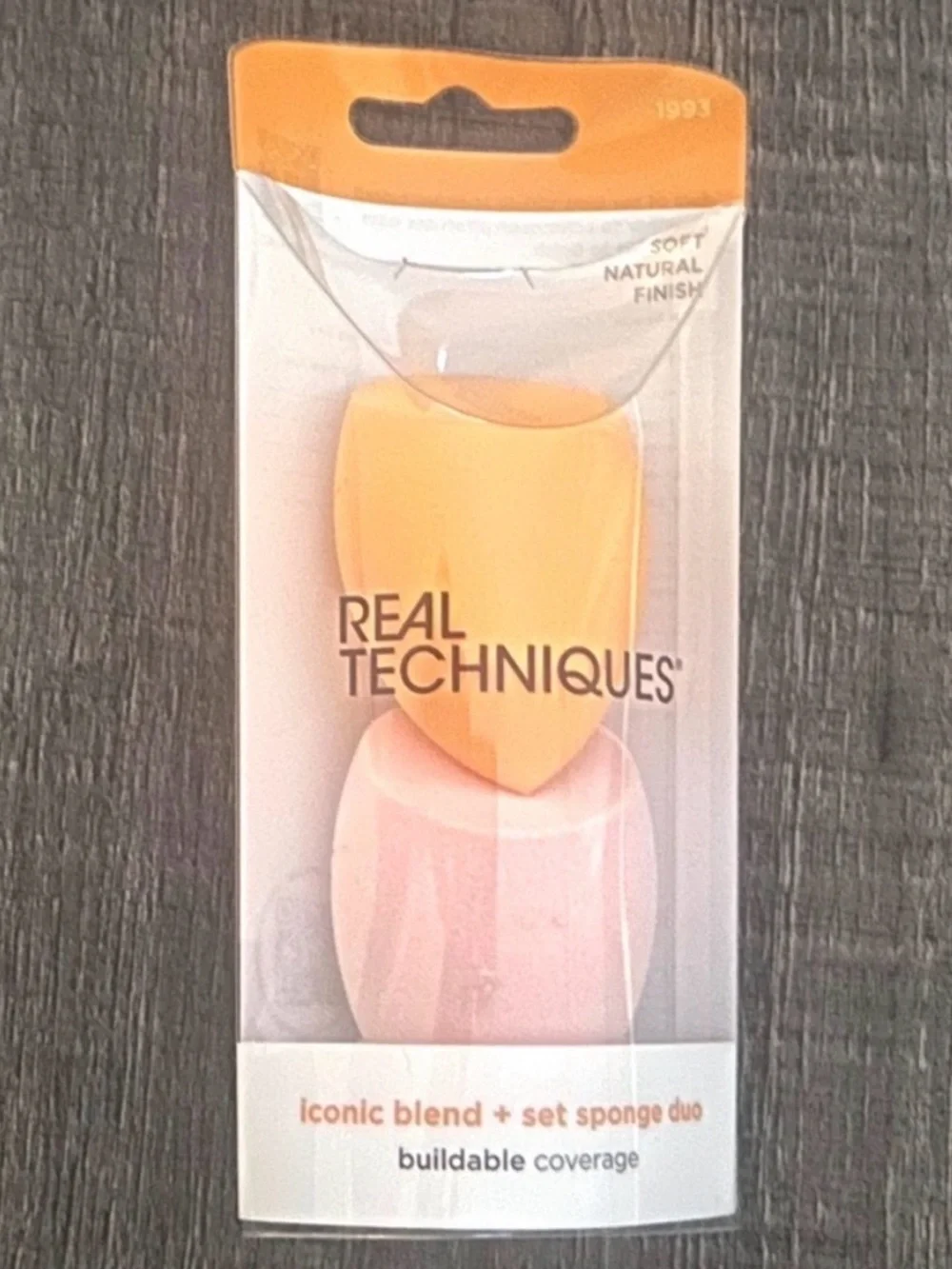 💞 New Real Techniques Iconic Blend & Set Miracle Makeup Sponge Duo